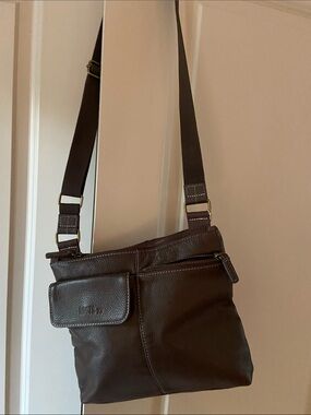 Roots Crossbody Genuine Leather Shoulder Bag in Dark Brown